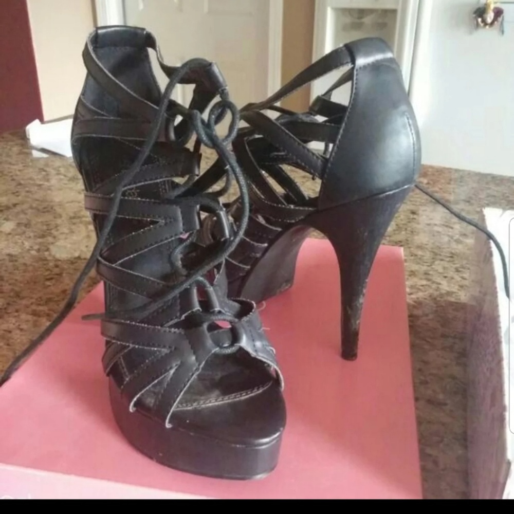 Blk 4"strap heels